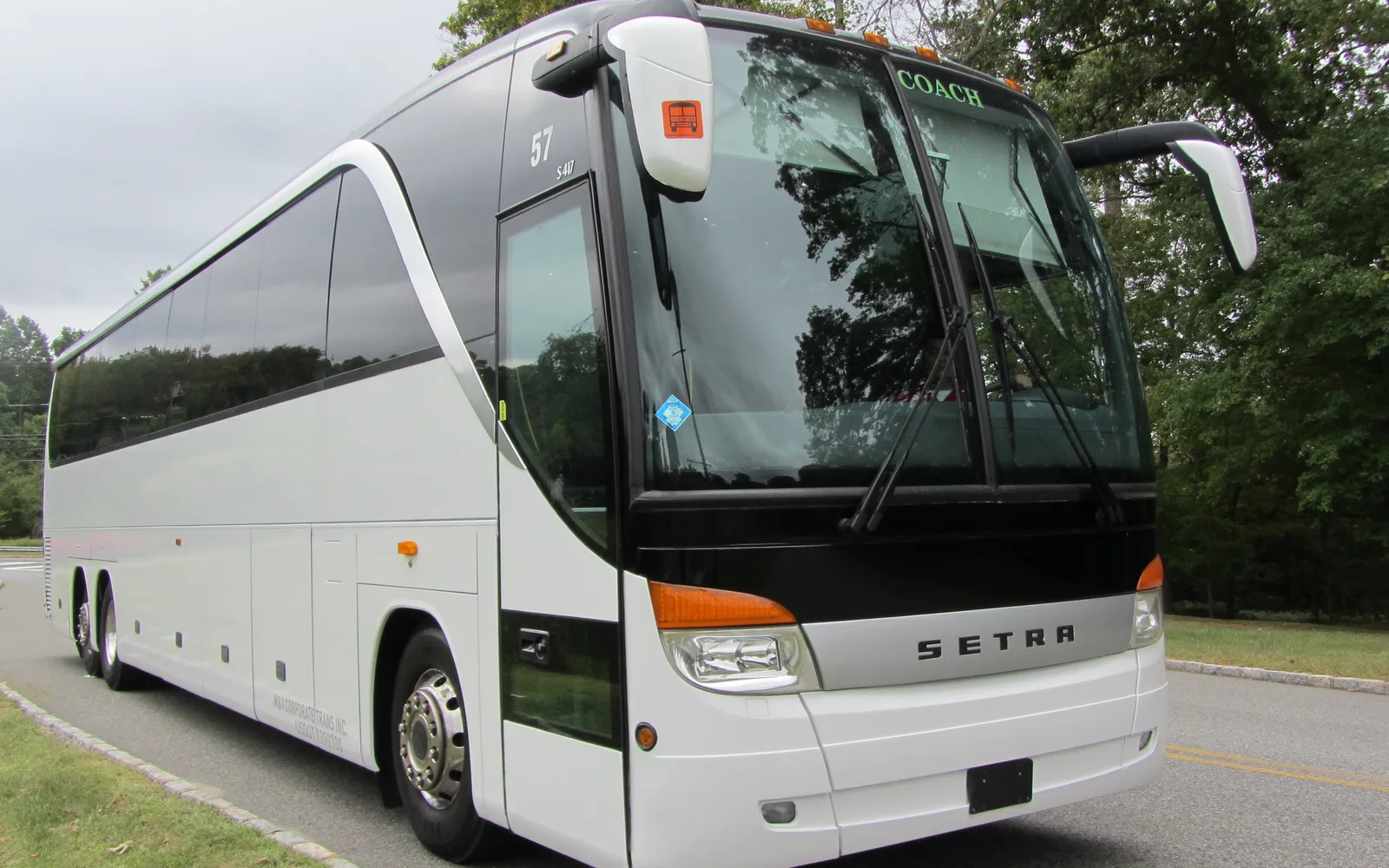 M & V Limousine bus, front corner view