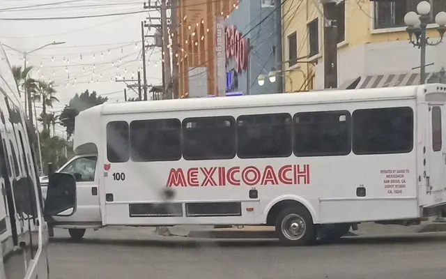 Mexicoach, Inc. bus, side view