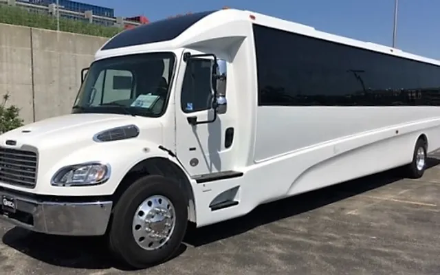 K & G Coach Line Inc bus, front corner view